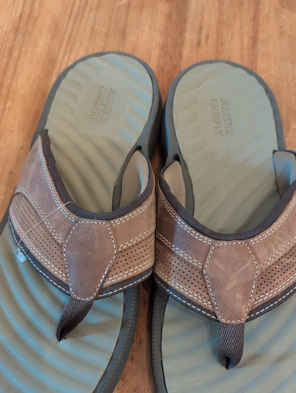 NWOT Johnson & Murphy Tan Mens Sandals, Size 13